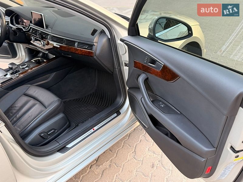 Седан Audi A4 2017 в Львові