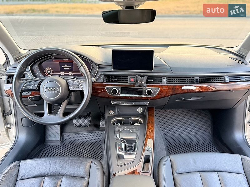 Седан Audi A4 2017 в Львові