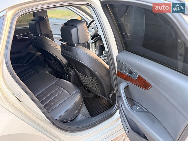 Седан Audi A4 2017 в Львові