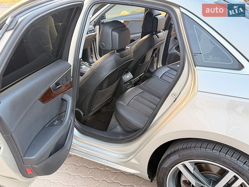 Седан Audi A4 2017 в Львові