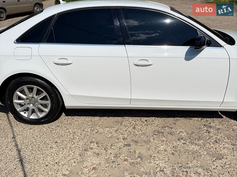 Седан Audi A4 2013 в Кодимі