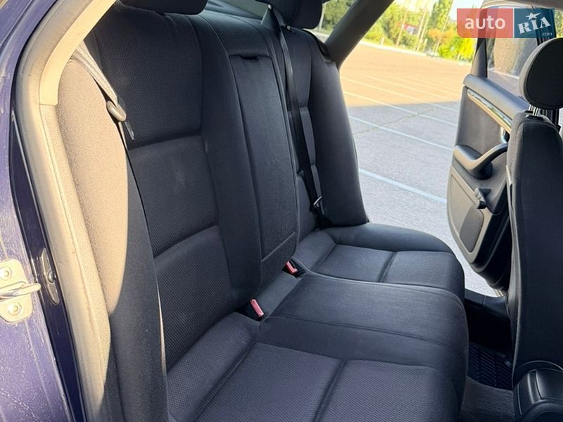 Седан Audi A4 2004 в Кременчуге