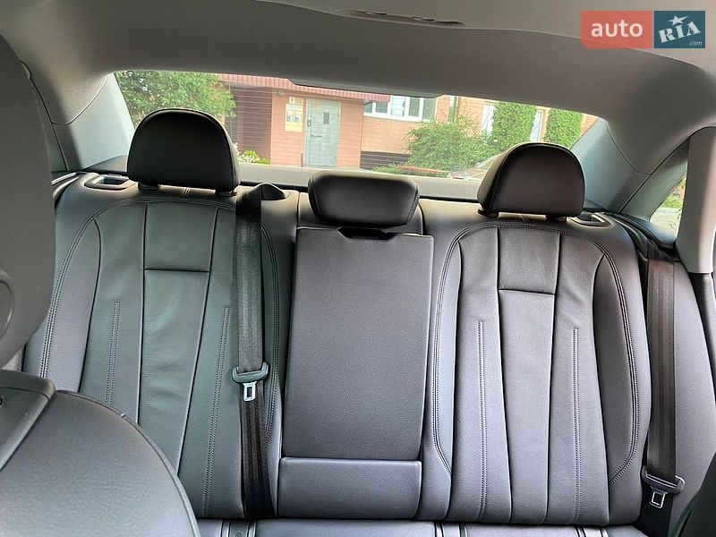 Седан Audi A4 2016 в Луцке