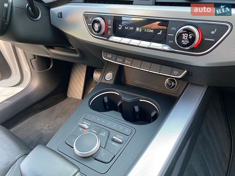 Седан Audi A4 2016 в Луцке