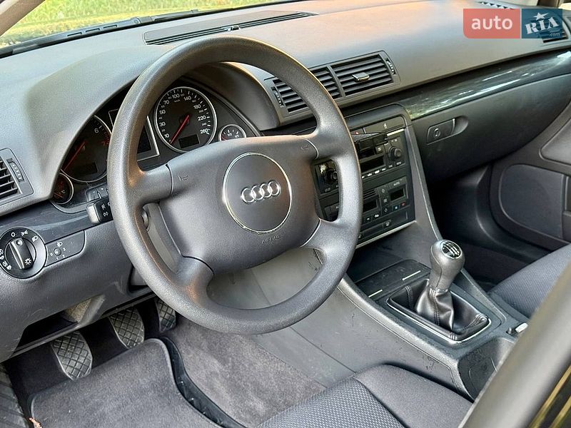Седан Audi A4 2002 в Самборе
