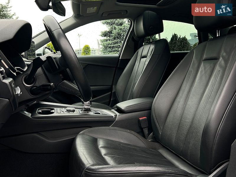 Седан Audi A4 2019 в Львові