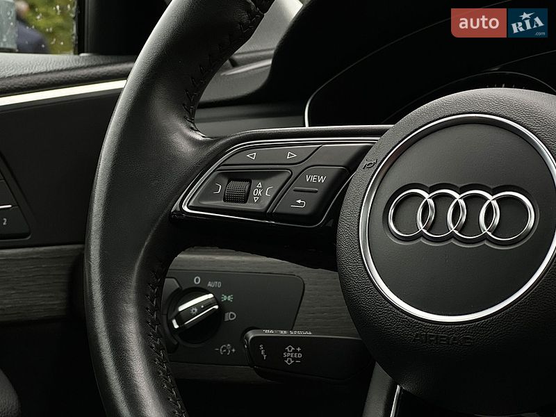 Седан Audi A4 2019 в Львові