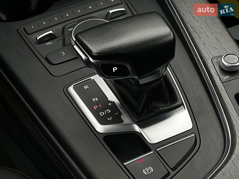 Седан Audi A4 2019 в Львові