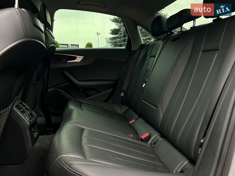 Седан Audi A4 2019 в Львові