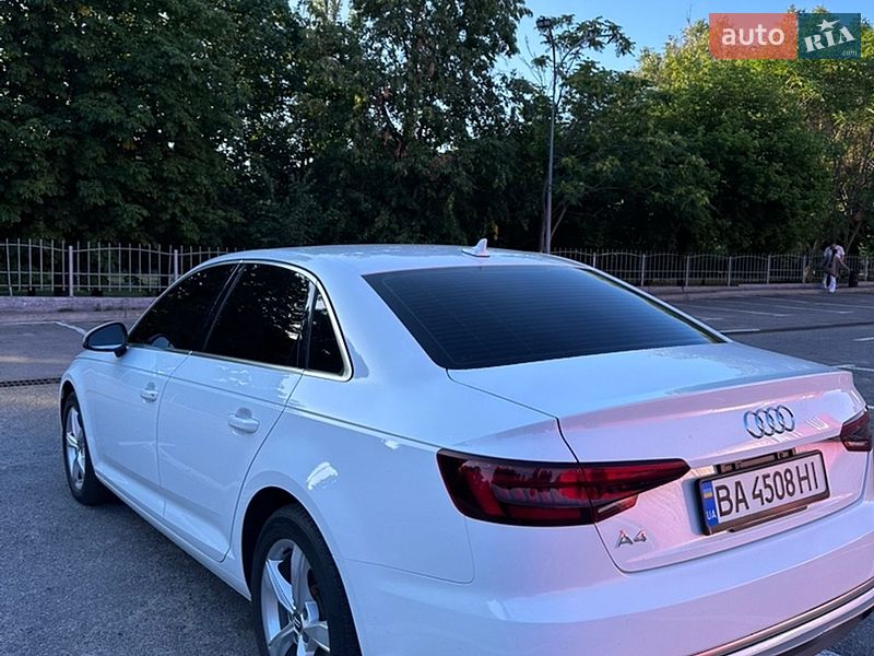 Седан Audi A4 2019 в Кропивницком