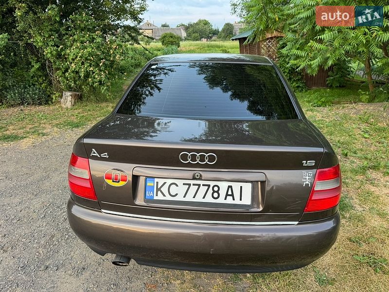 Седан Audi A4 1997 в Луцьку
