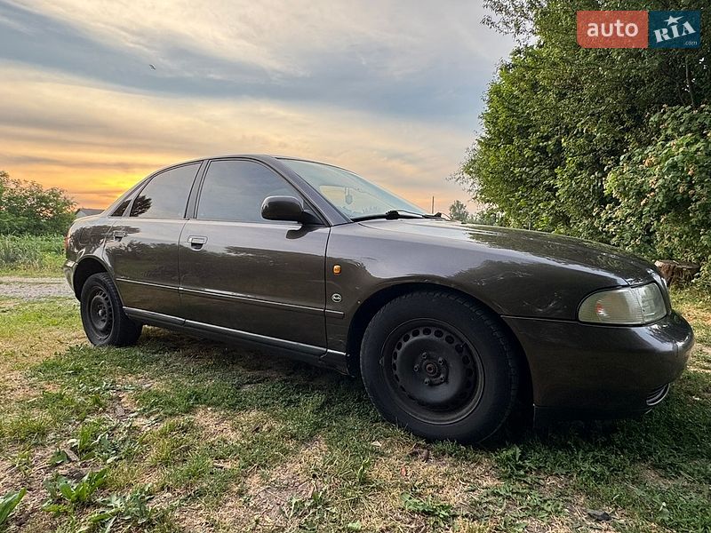 Седан Audi A4 1997 в Луцьку