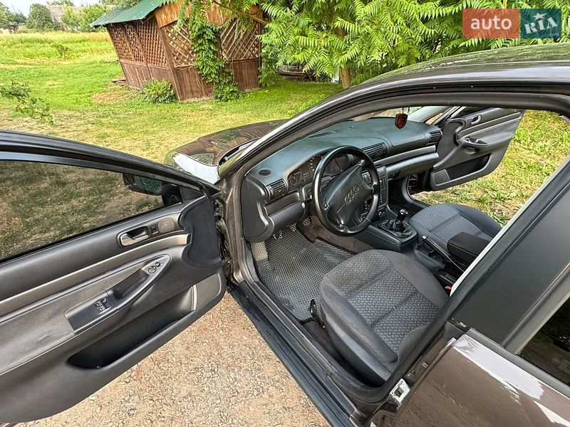 Седан Audi A4 1997 в Луцьку