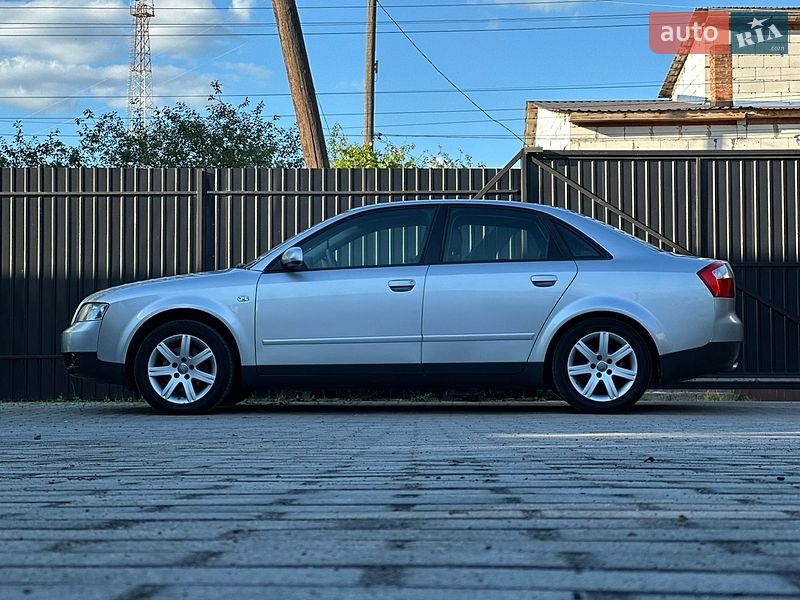 Седан Audi A4 2002 в Сарнах