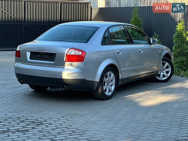 Седан Audi A4 2002 в Сарнах