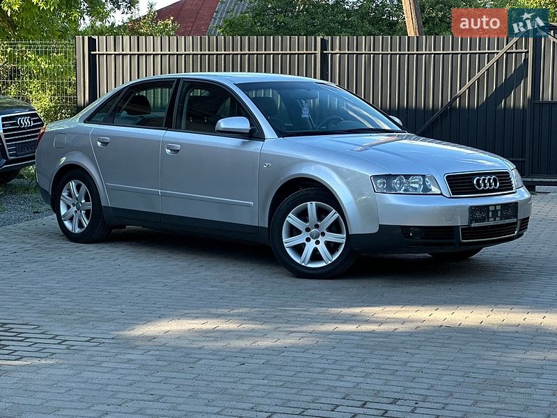 Седан Audi A4 2002 в Сарнах