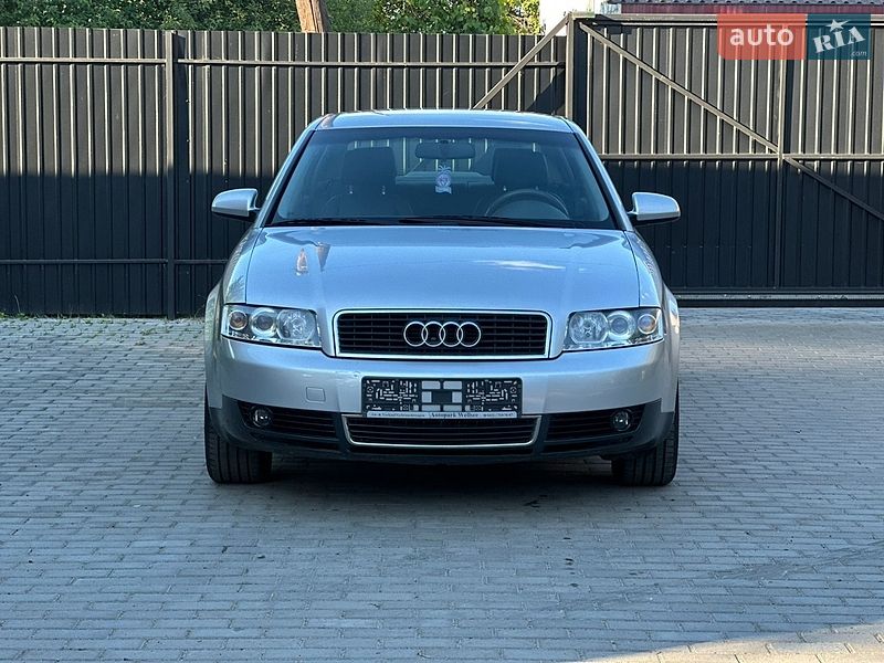 Седан Audi A4 2002 в Сарнах