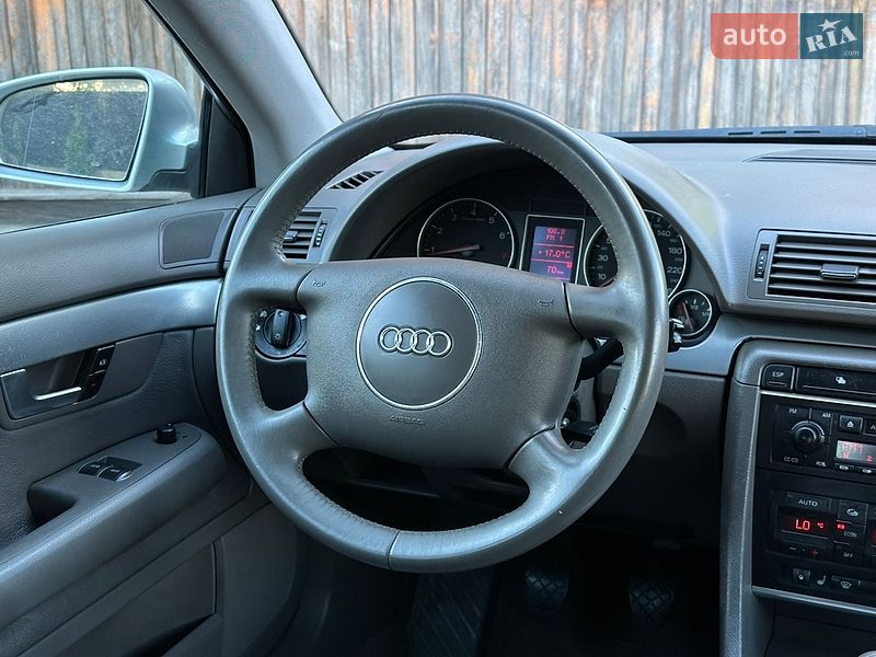 Седан Audi A4 2002 в Сарнах