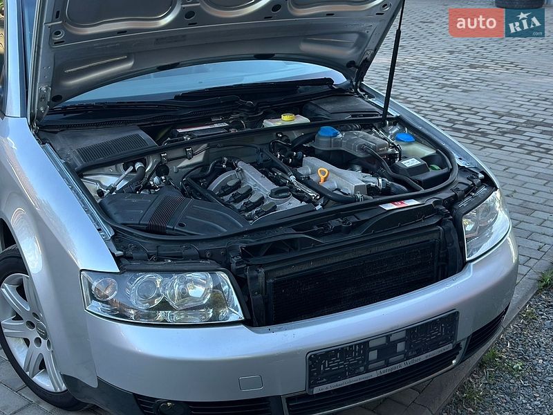 Седан Audi A4 2002 в Сарнах