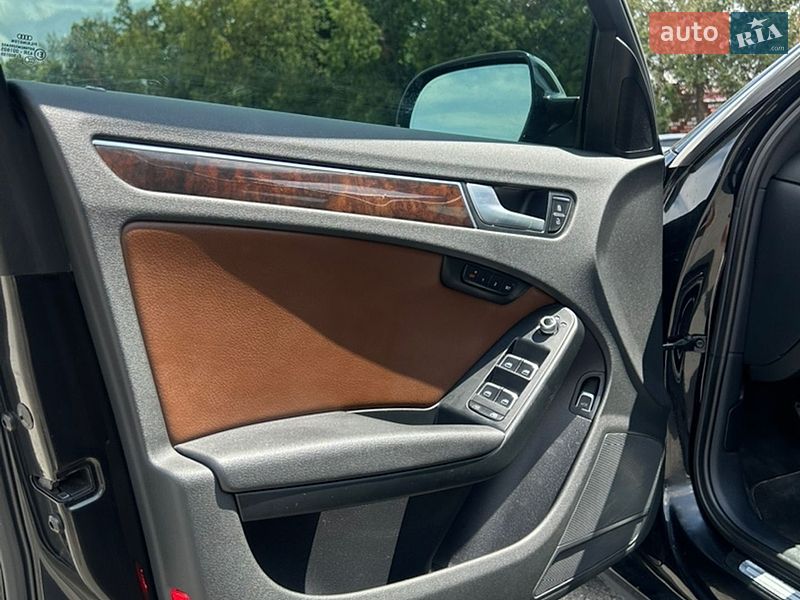 Седан Audi A4 2012 в Ужгороде