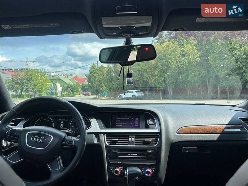 Седан Audi A4 2012 в Ужгороде