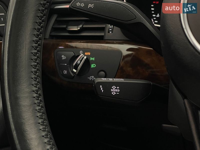 Седан Audi A4 2016 в Киеве
