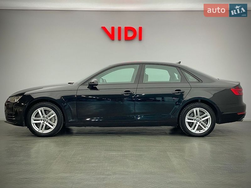 Седан Audi A4 2016 в Киеве
