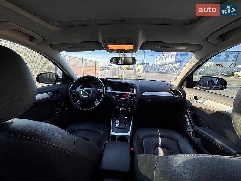 Седан Audi A4 2014 в Львове