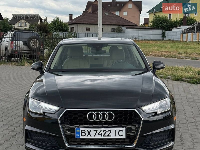 Седан Audi A4 2019 в Хмельницком