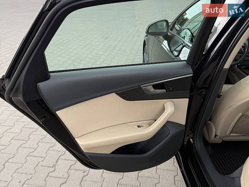 Седан Audi A4 2019 в Хмельницком