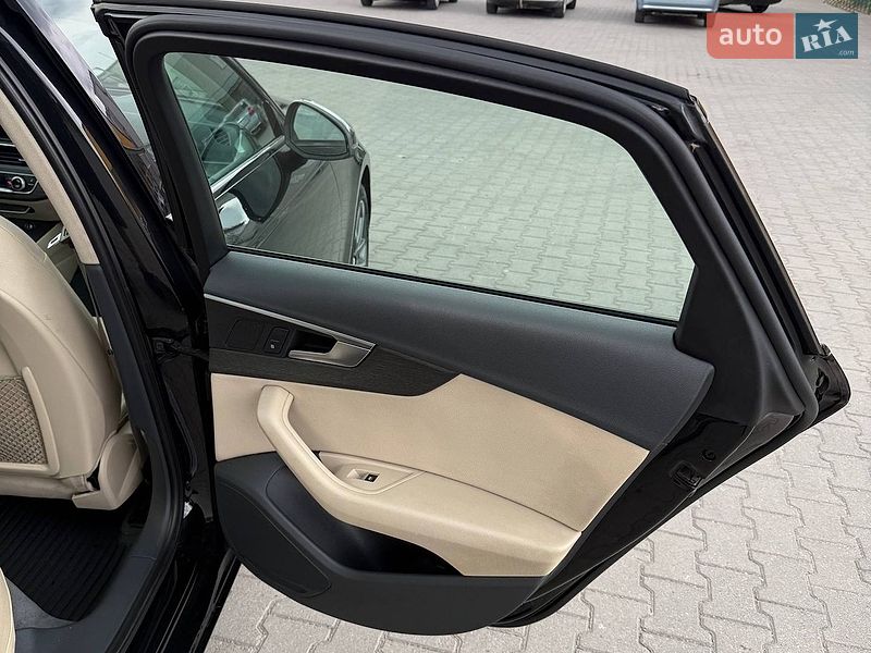 Седан Audi A4 2019 в Хмельницком