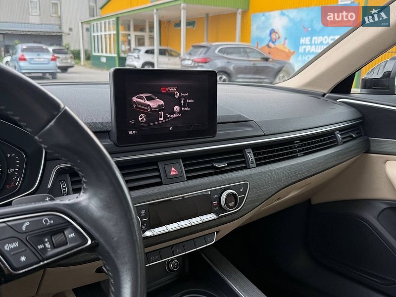 Седан Audi A4 2019 в Хмельницком