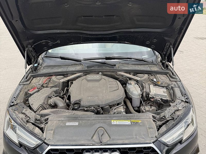 Седан Audi A4 2019 в Хмельницком