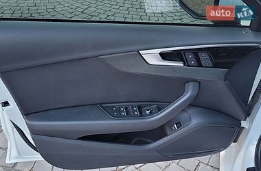 Седан Audi A4 2021 в Ужгороде