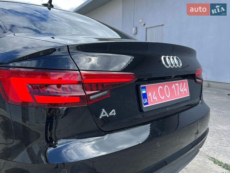 Седан Audi A4 2017 в Остроге