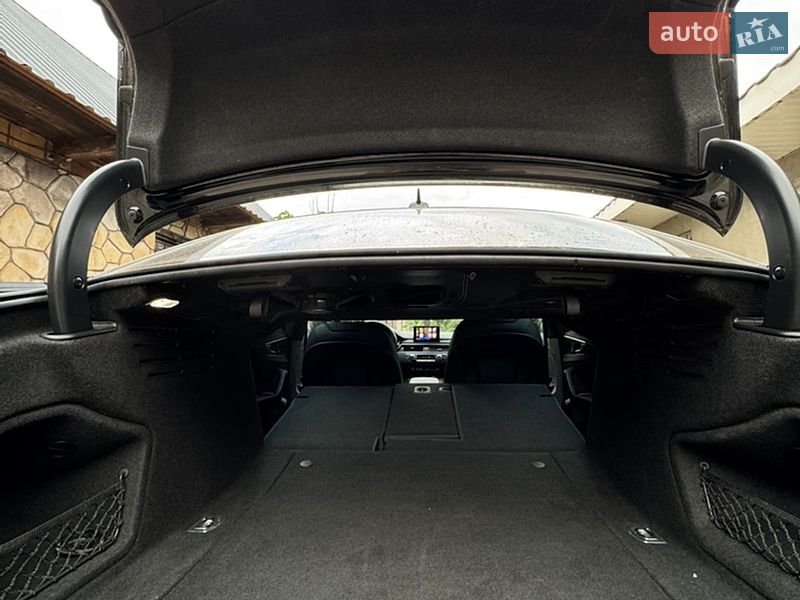 Седан Audi A4 2017 в Остроге
