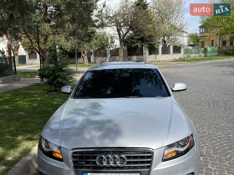 Седан Audi A4 2011 в Ужгороде