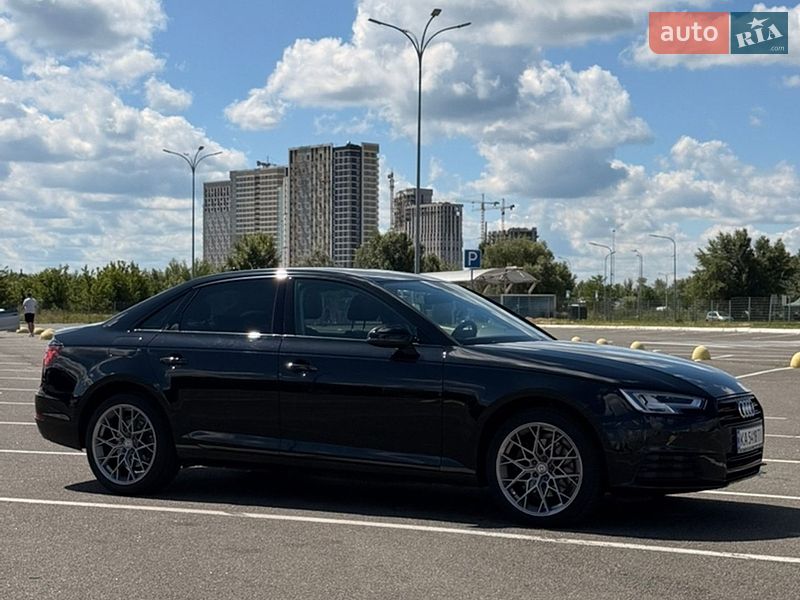 Седан Audi A4 2018 в Киеве