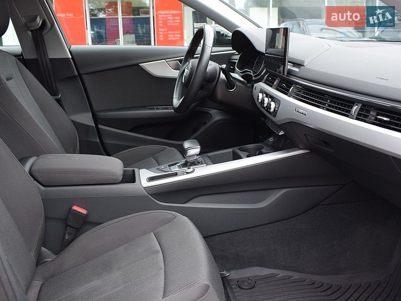 Седан Audi A4 2021 в Житомирі