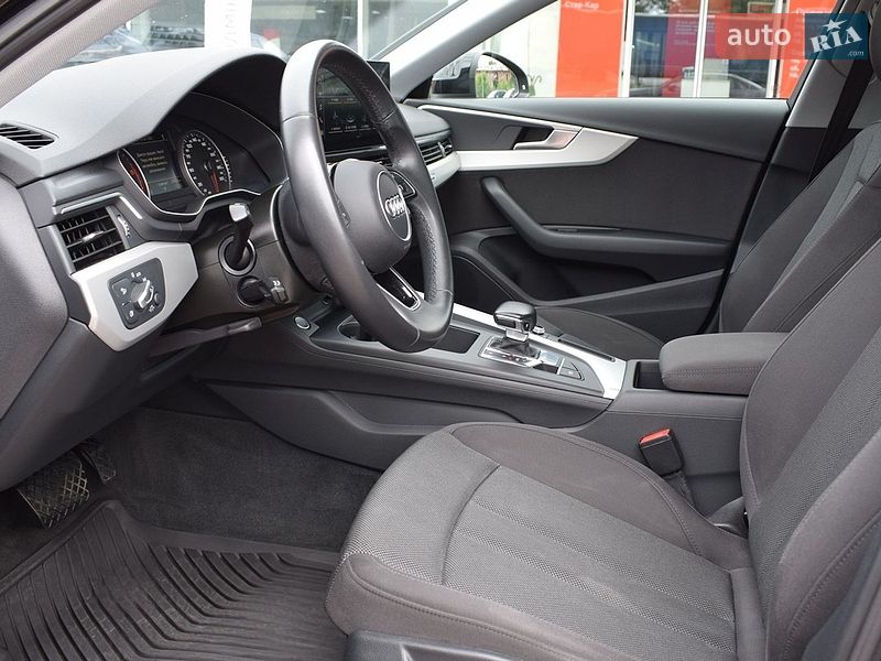 Седан Audi A4 2021 в Житомирі