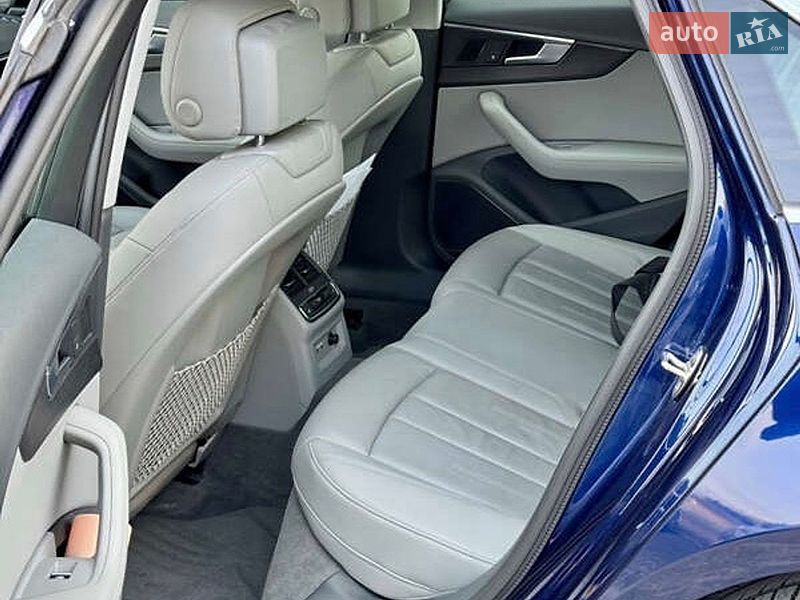 Седан Audi A4 2019 в Пустомытах