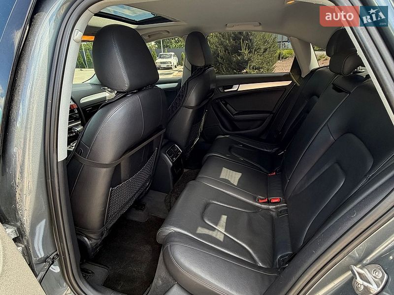 Седан Audi A4 2012 в Виннице