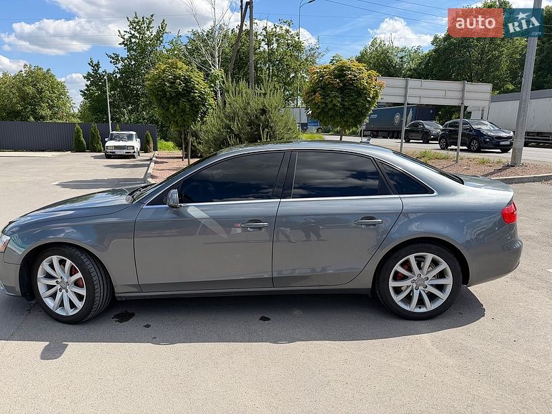 Седан Audi A4 2012 в Виннице