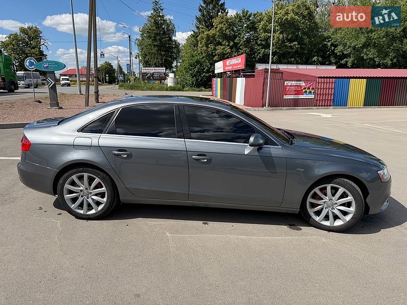 Седан Audi A4 2012 в Виннице