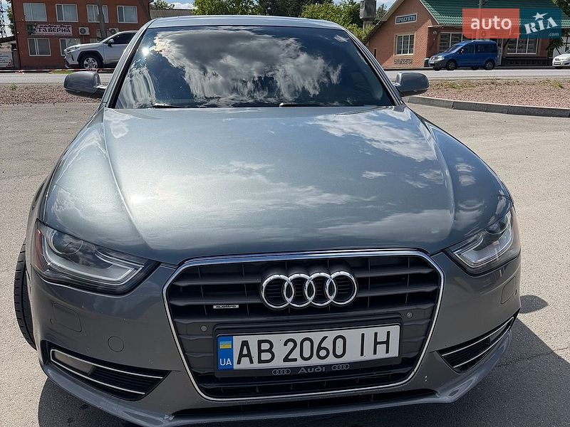 Седан Audi A4 2012 в Виннице