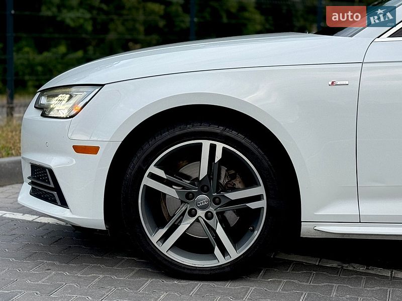 Седан Audi A4 2017 в Ужгороде