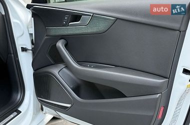 Седан Audi A4 2017 в Ужгороде