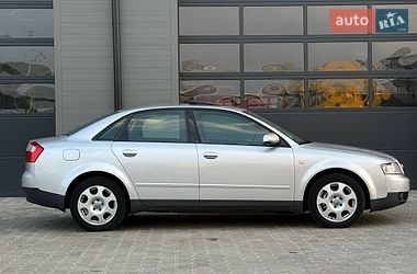Седан Audi A4 2002 в Сарнах
