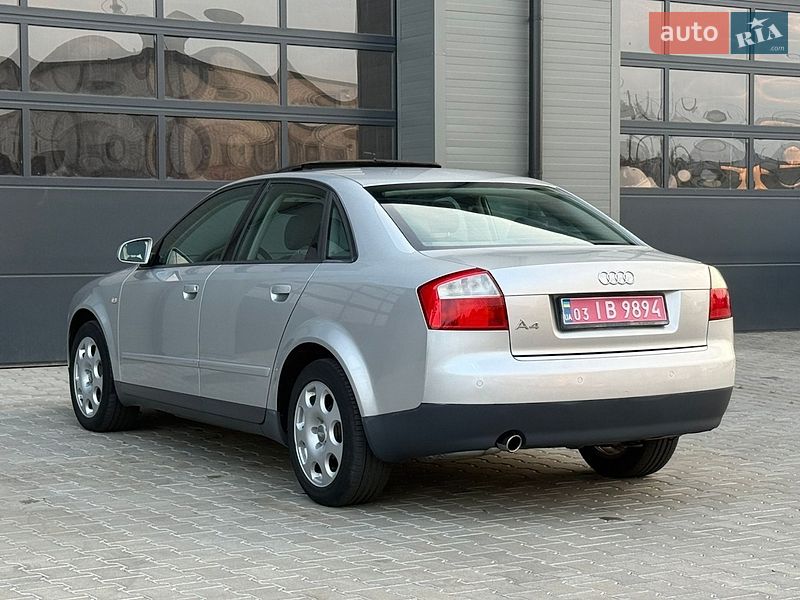 Седан Audi A4 2002 в Сарнах