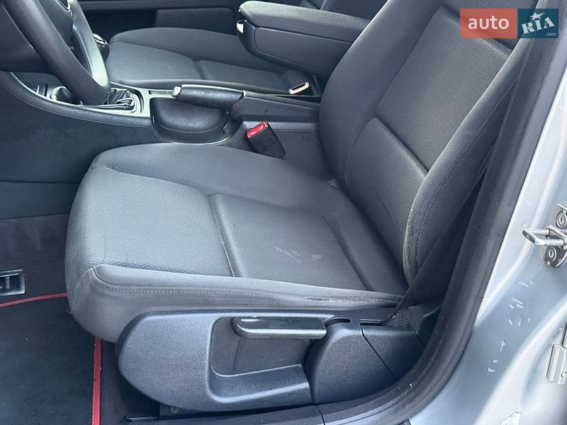 Седан Audi A4 2002 в Сарнах